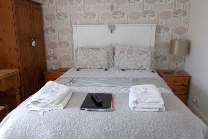 Room 6 of 49