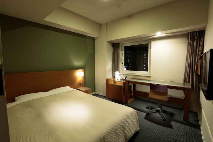 Room 10 of 46