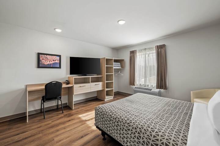 Room 5 of 11