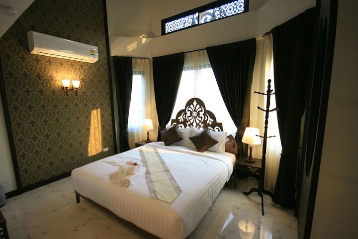 Room 6 of 66