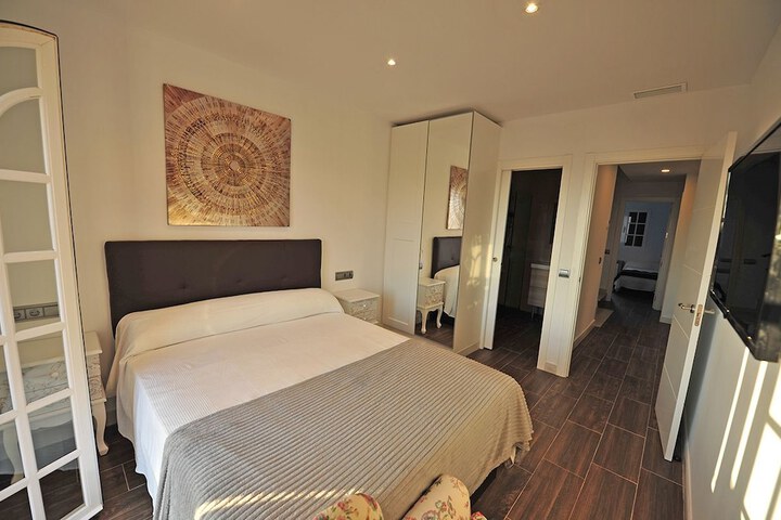 Room 4 of 31
