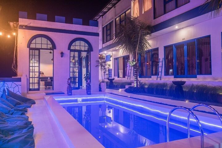 Hotel 18 of 27