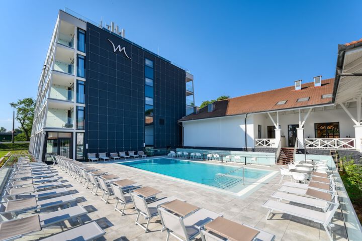 Pool 48 of 126