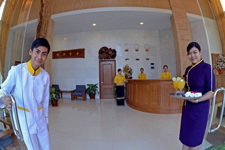 Hotel 2 of 59
