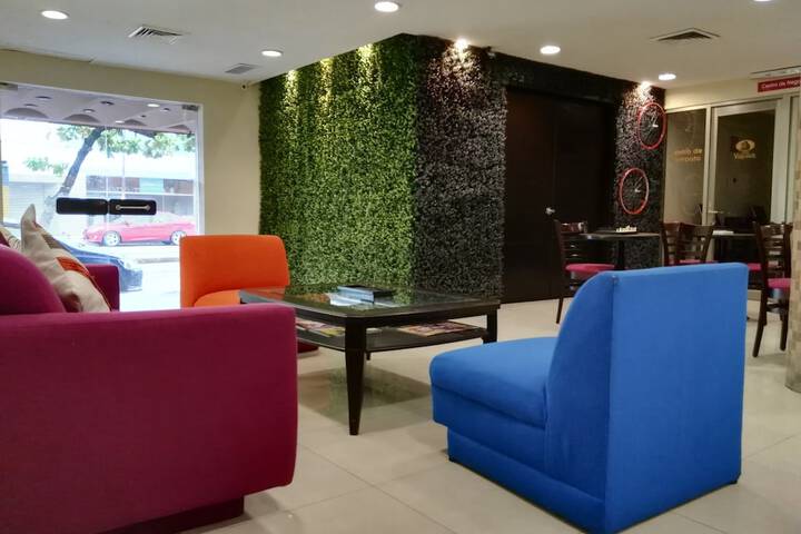 Entrance & Lobby