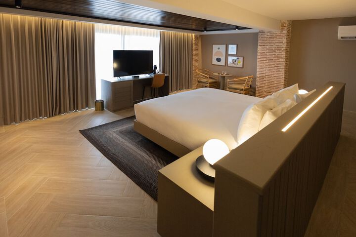 Room 12 of 71