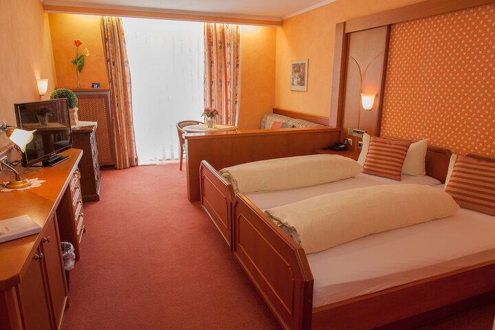 Room 13 of 50