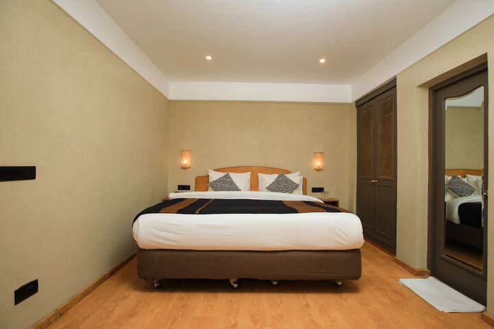 Room 7 of 28