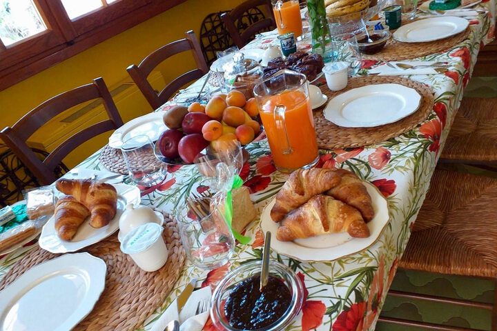 Breakfast/Coffee Service 22 of 33