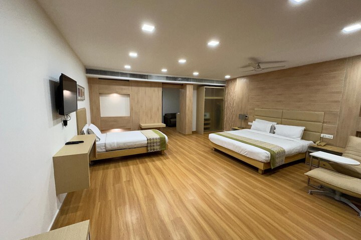 Room 9 of 20