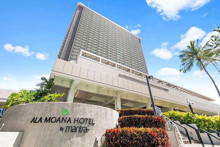 Photo of Ala Moana Condo by Zelloo