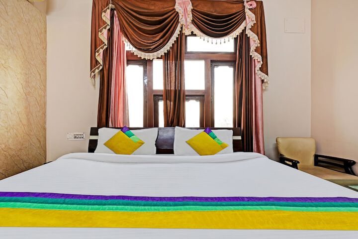 Room 10 of 28