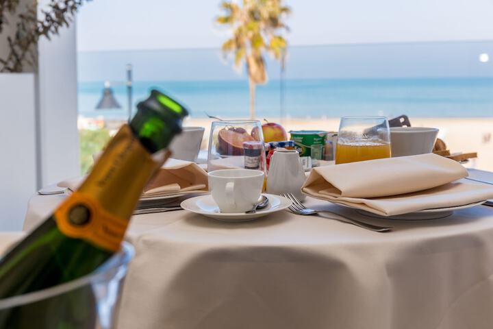 Breakfast/Coffee Service 16 of 26