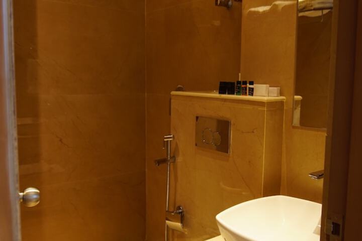 Room 12 of 23