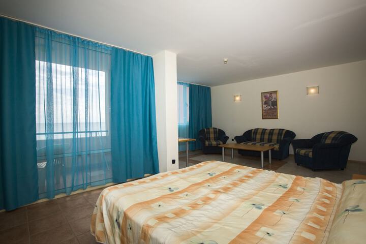 Room 9 of 91