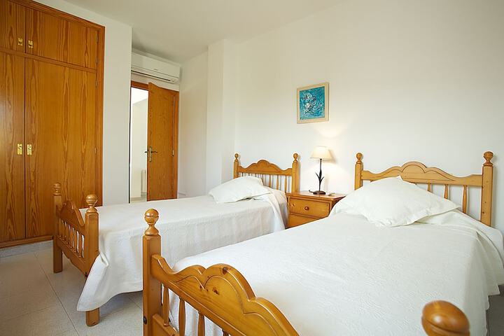 Room 4 of 41