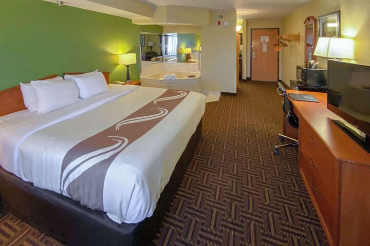 1 King Bed (13 of 21)