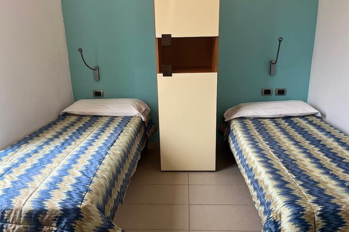 Room 15 of 61
