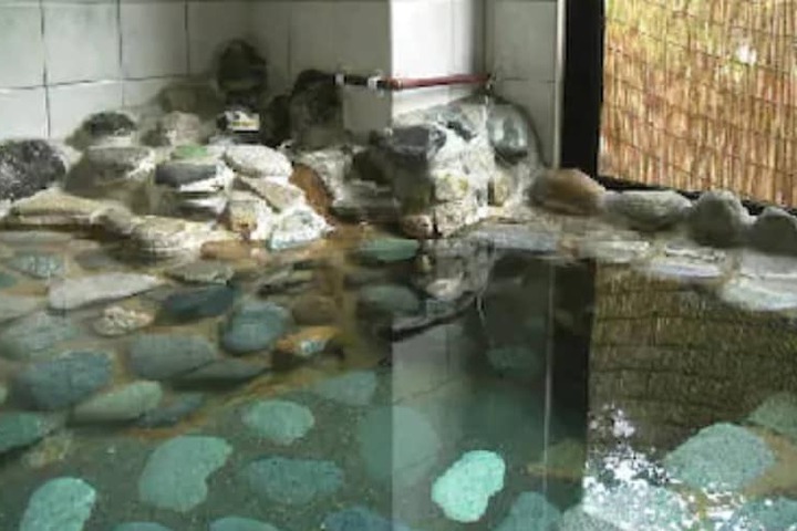 Room 2 of 27