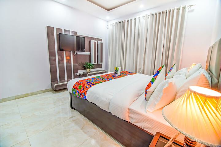Room 14 of 15