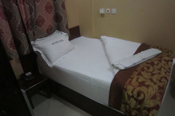 Room 12 of 33