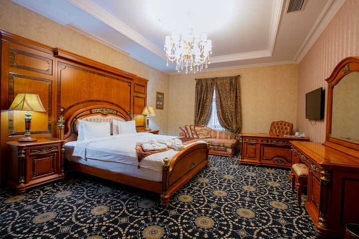 Room 16 of 113