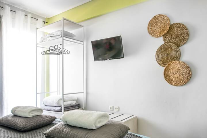 Room 8 of 72