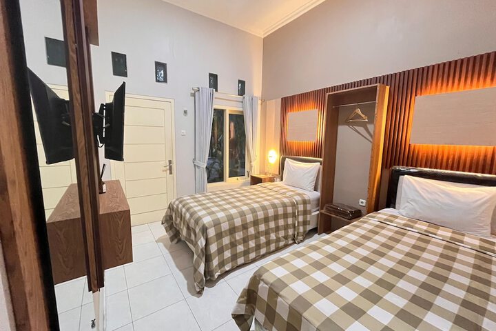 Room 8 of 22