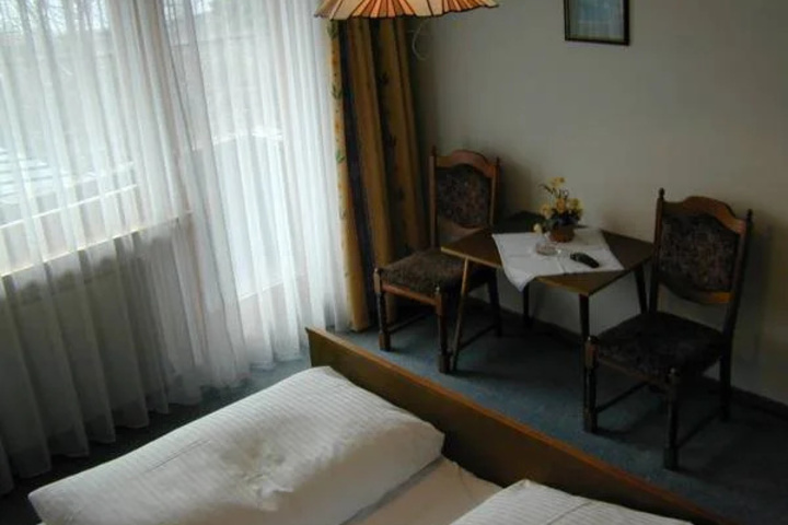 Room 2 of 7