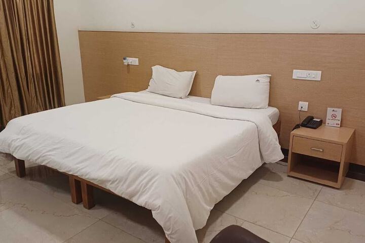 Room 12 of 95