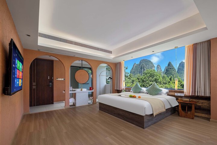 Room 2 of 52