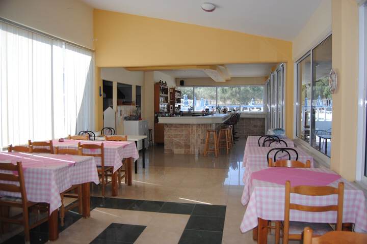 Dining 63 of 79
