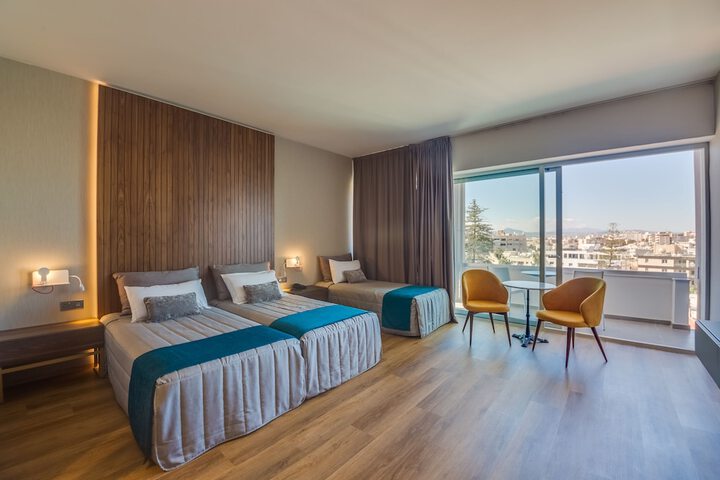 Room 4 of 69