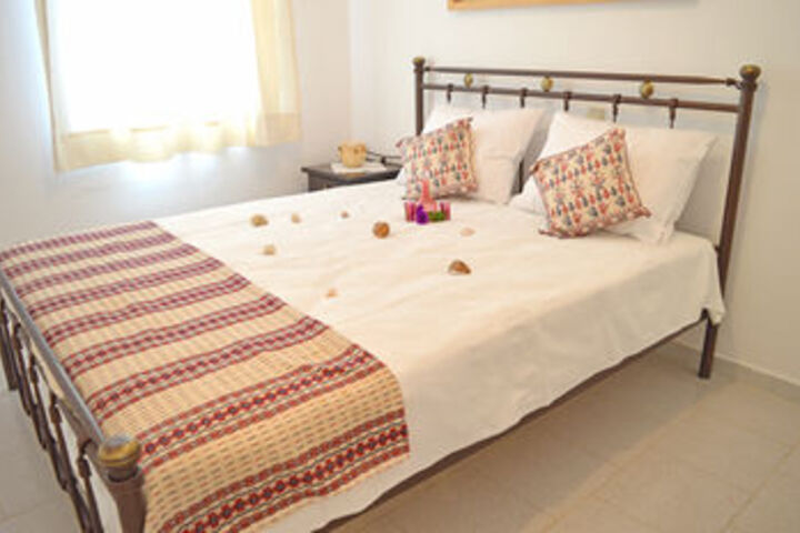 Room 6 of 14