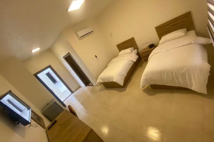 Room 3 of 20