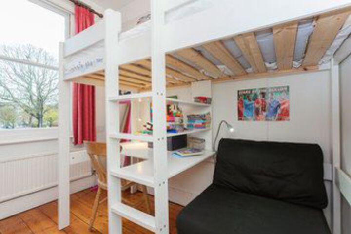 Room 11 of 20