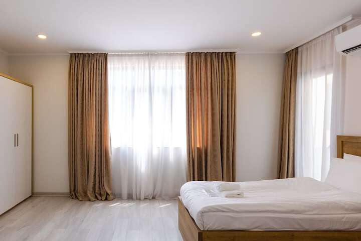 Room 19 of 48
