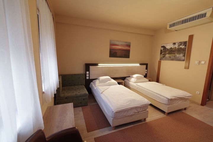 Room 25 of 70