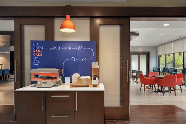 Breakfast/Coffee Service 82 of 110