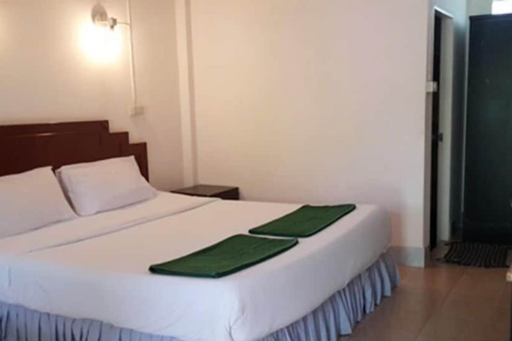 Room 21 of 158