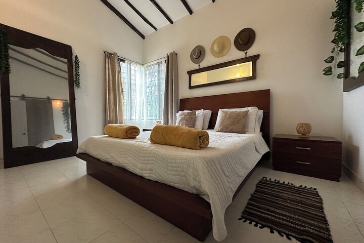 Room 4 of 44