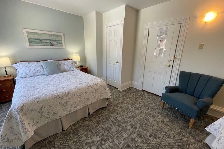 Room 13 of 99