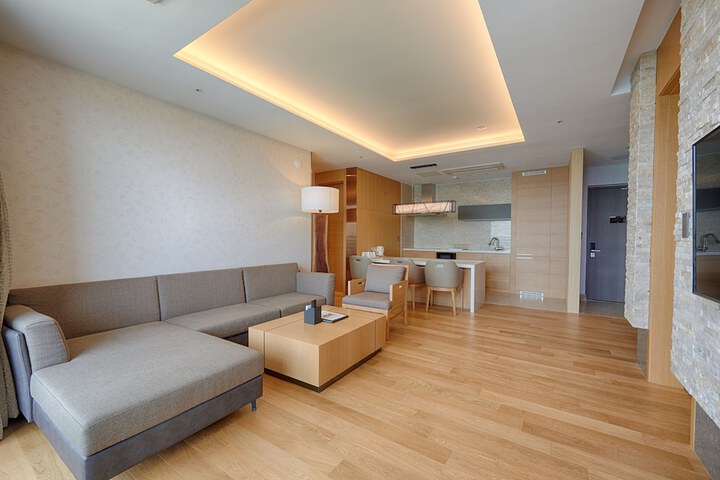 Room 33 of 127