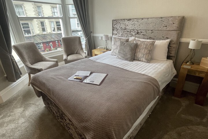 Room 9 of 60