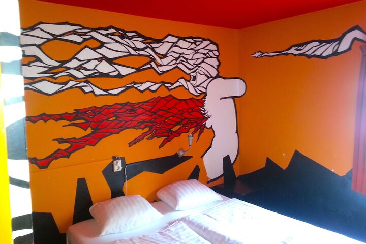 Room 18 of 91