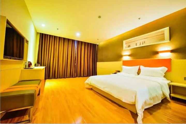 Room 2 of 12