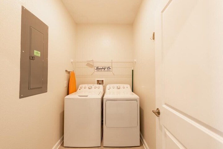 Laundry 40 of 68