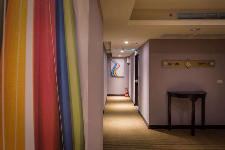 Ballroom/Hall 42 of 48