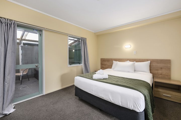 Room 4 of 51