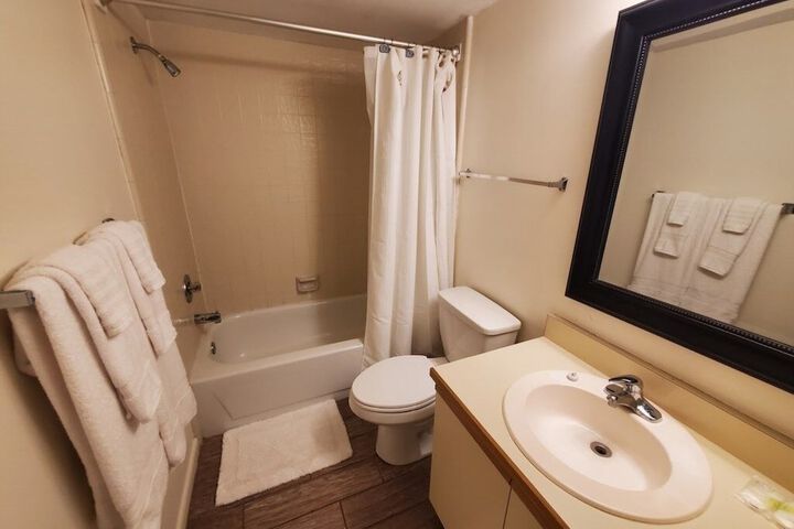 Room 11 of 33
